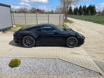 Porsche 911 Carrera 4 - 7