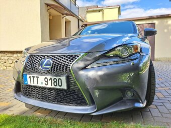 Lexus IS300h F-Sport - 7