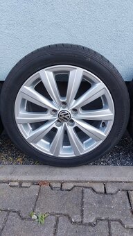 Alu kola originál 5x100 r16 vw Polo letní pneu - 7