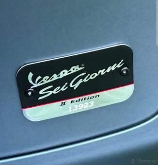 Prodám Vespa Piacio 300i limitovaná Sei Giorni - 7