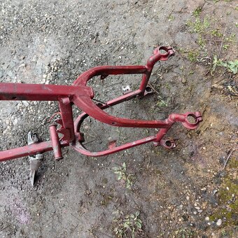 Jawa perak rám komunista - 7