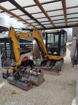 Bagr CAT 302,5 - 7