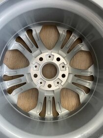 BMW Styling 323 disky 8Jx18 + 9Jx18 (1+1ks) - 7