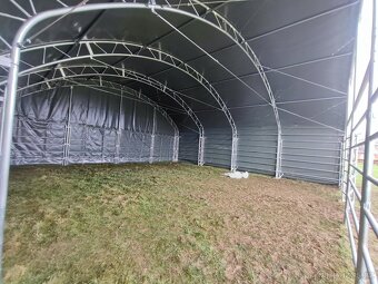 Přístřešek pro zvířata 10x10 metrů - 7