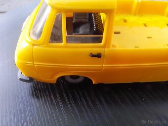 Škoda 1203. Žlutá. Paráda Cena - 7