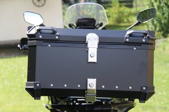 velký ALU kufr na dvě přilby nový nepoužitý - 7