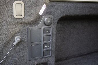 Land Rover Discovery 3.0 SDV6 SE - 7