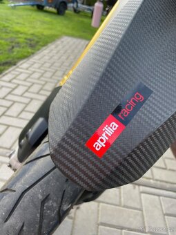 Aprilia Dorsoduro 750 Factory - 7