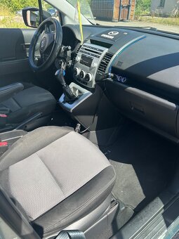Mazda 5 - 7