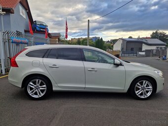 Volvo V60, 2.0 D3,TOP STAV,VÝBAVA - 7