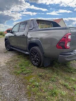 Hilux 2.8d invincible sport - 7