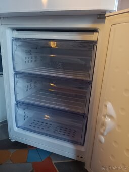 Lednice s mrazákem Beko - 7