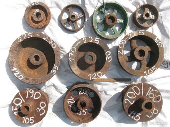 prodám staré litinové řemenice na plochý řemen..... - 7