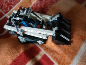 PRODÁM LEGO TECHNIC - 7