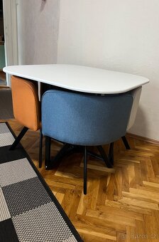 Designový jídelní set (stůl + 4 židle) - 7