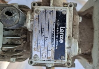ELEKTROMOTOR, PŘEVODOVKA , LENZE - 7