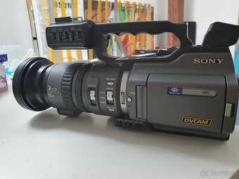 SONY DSR-PD150P | Professionalní kamera 3CCD / DVCAM - 7