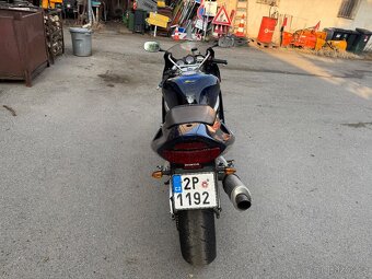 Honda cbr900rr - 7