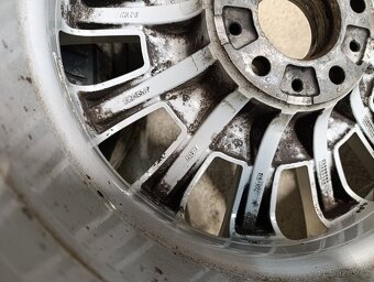 Prodám originál ALU disky i s pneumatikami 245/45 R18 BMW - 7