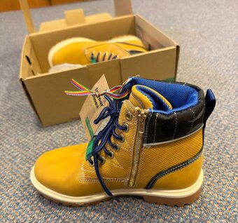 Nové nádherné luxusní dětské boty Benetton - 7