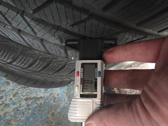 235/50/19 Zimní pneumatiky Barum Polaris 5 - 7