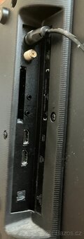 32" Televize Hisense, restartuje se, 2x ovladač - 7