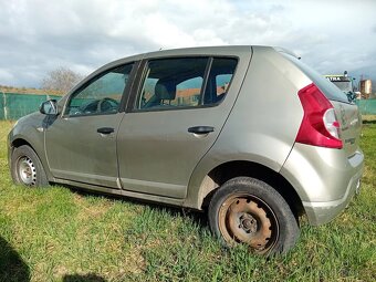 Dacia sandero 1.6 mpi Havarované sleva. - 7