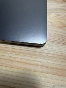 Apple MacBook Pro 2018 Touchbar 16GB i5 256GB - 7