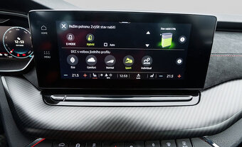 Octavia, Octavia Combi RS iV plug-in hybrid (2021) - 7