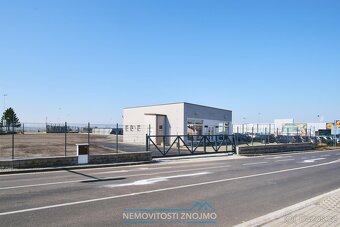 Prodej komerčního areálu 1801 m včetně showroomu Srubec - Č - 7
