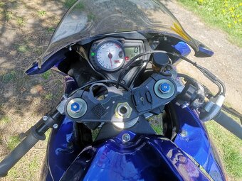 Suzuki GSX-R 750 k7 - 7