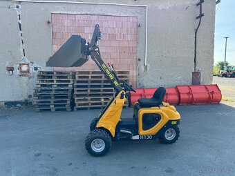 Mininakladač H130 3WD - 7