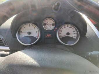 PEUGEOT 207 1.6 HDi - 7