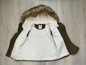 S.Oliver khaki zimní bunda s imitací kožešiny, vel. L - 7