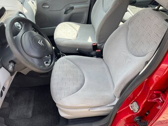 Prodám Citroen C3 1.1 i,44 kw, r.v.2002, najeto 239 200 km - 7