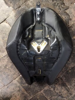 Originální jednosedlo harley Davidson Sportster iron 48 - 7