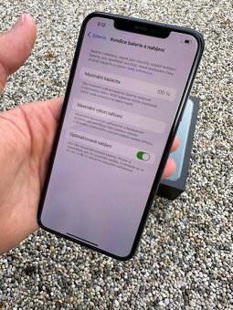 iPhone 11 pro max - baterie 100% - 7
