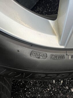 Originální zimní alu sada VW 215/65R17, Bridgestone 8mm - 7