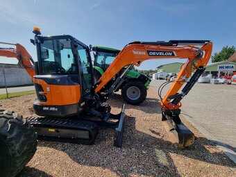 Minirypadlo Develon DX35-7 - 7