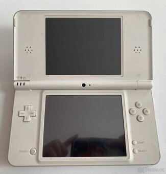 Nintendo DSi LL White + 64gb - 7