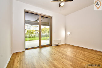 Pronájem bytu 2kk, terasa, předzahrádka, sklep, garážové stá - 7