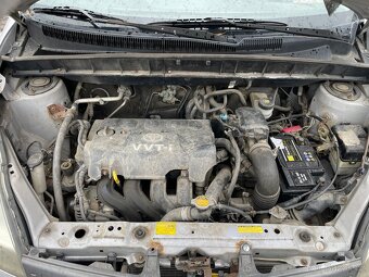 Toyota Yaris Verso 1.3 - 7