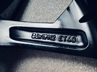 TOP zimní kola Cupra Formentor R19 originál - 7