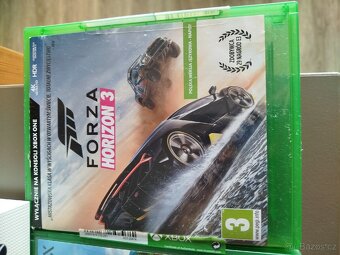 Xbox One S 1TB + 9 her + 2 ovladače - 7