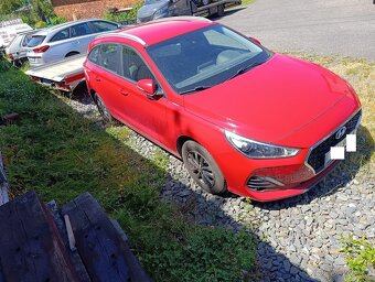 Hyundai I30 1.6CRDi 85kw, r.2019, klima, poškozen motor - 7