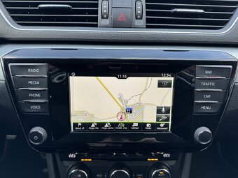 Škoda Superb 2.0TDi Ambition Xenony Navi Digi Klima - 7