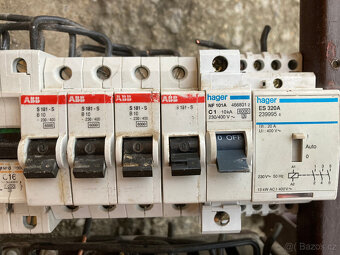 Elektrický rozvaděč, jističe, elektroinstalace za 500 kč - 7