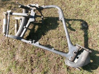 prodám různé díly na moto. Kostra na moto Jawa-ČZ 175, typ 3 - 7