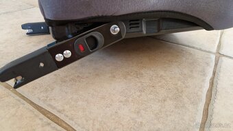 Podsedák do auta isofix - 7