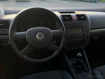 VW Golf 5 1.6 - 7